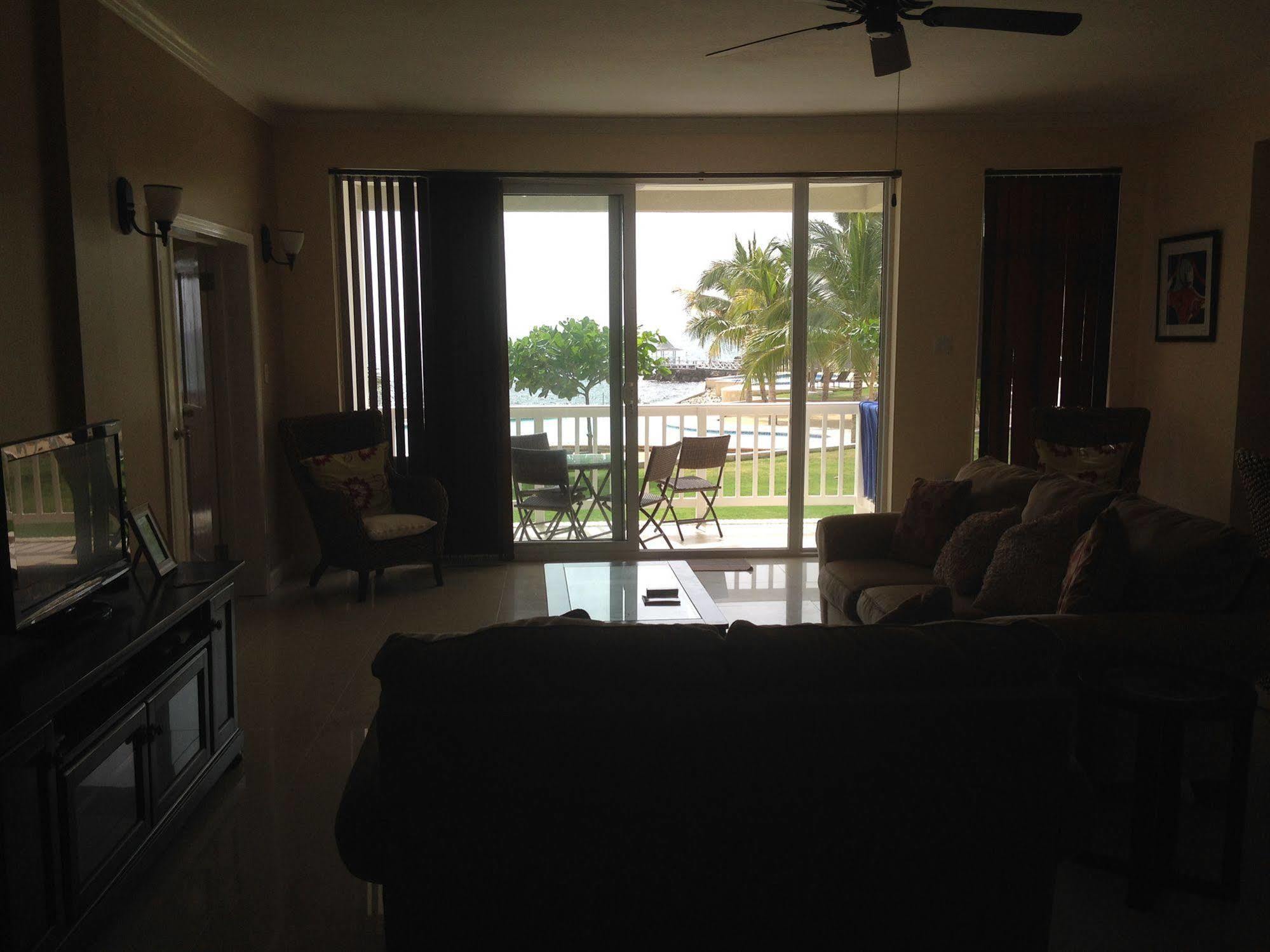 Whispering Seas Jamaica Ocho Rios Bagian luar foto